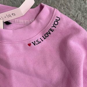 Victoria’s Secret “VS I LOVE YOU” Pink Crewneck Pullover NWT Size M
